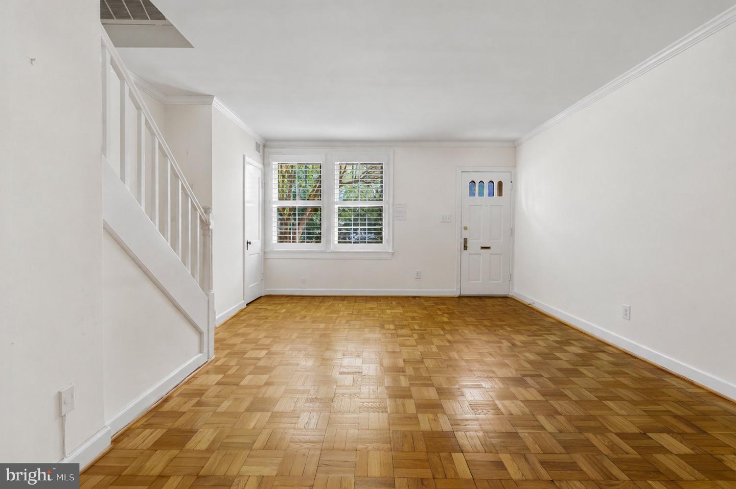1401 S Edgewood St #500 Property Photo 10
