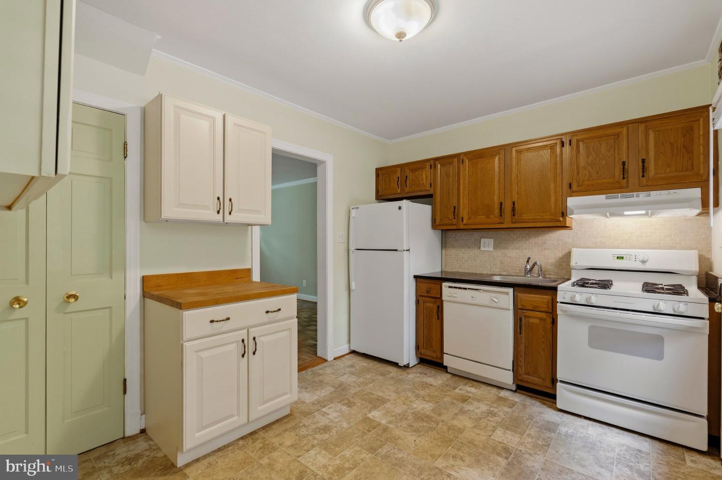 1401 S Edgewood St #500 Property Photo 12