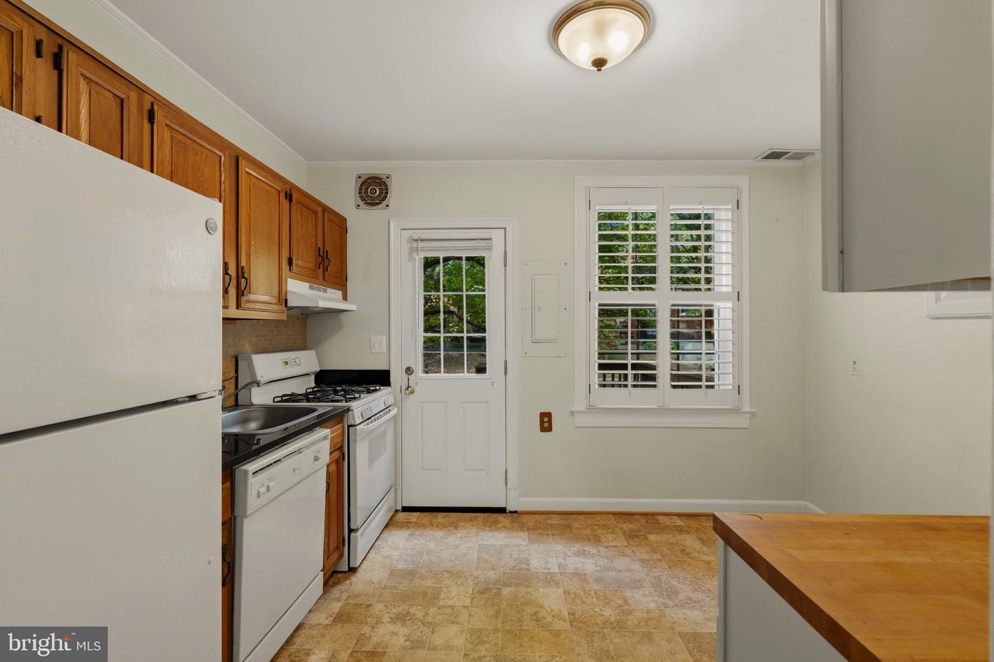 1401 S Edgewood St #500 Property Photo 15