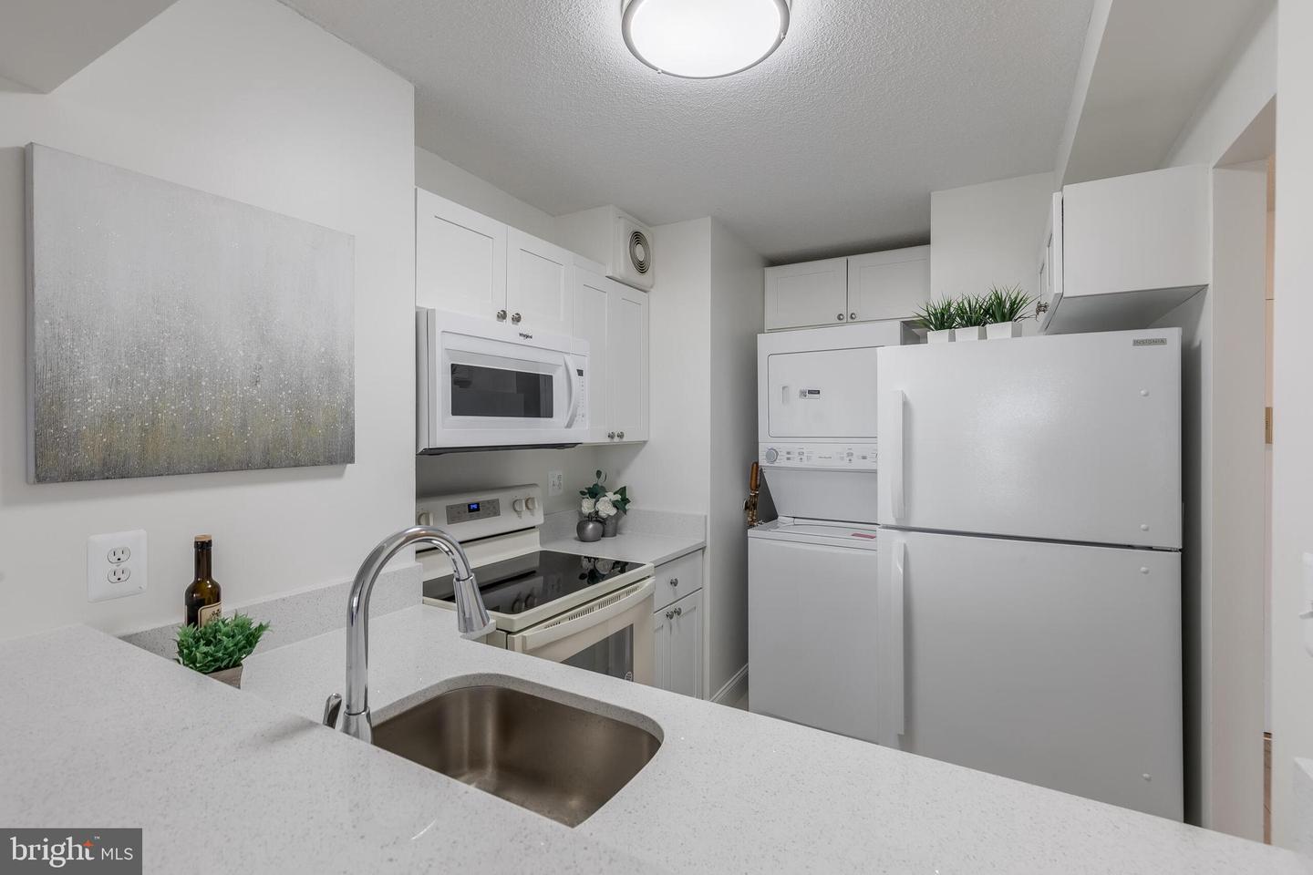 900 N Stafford St #1402 Property Photo 11