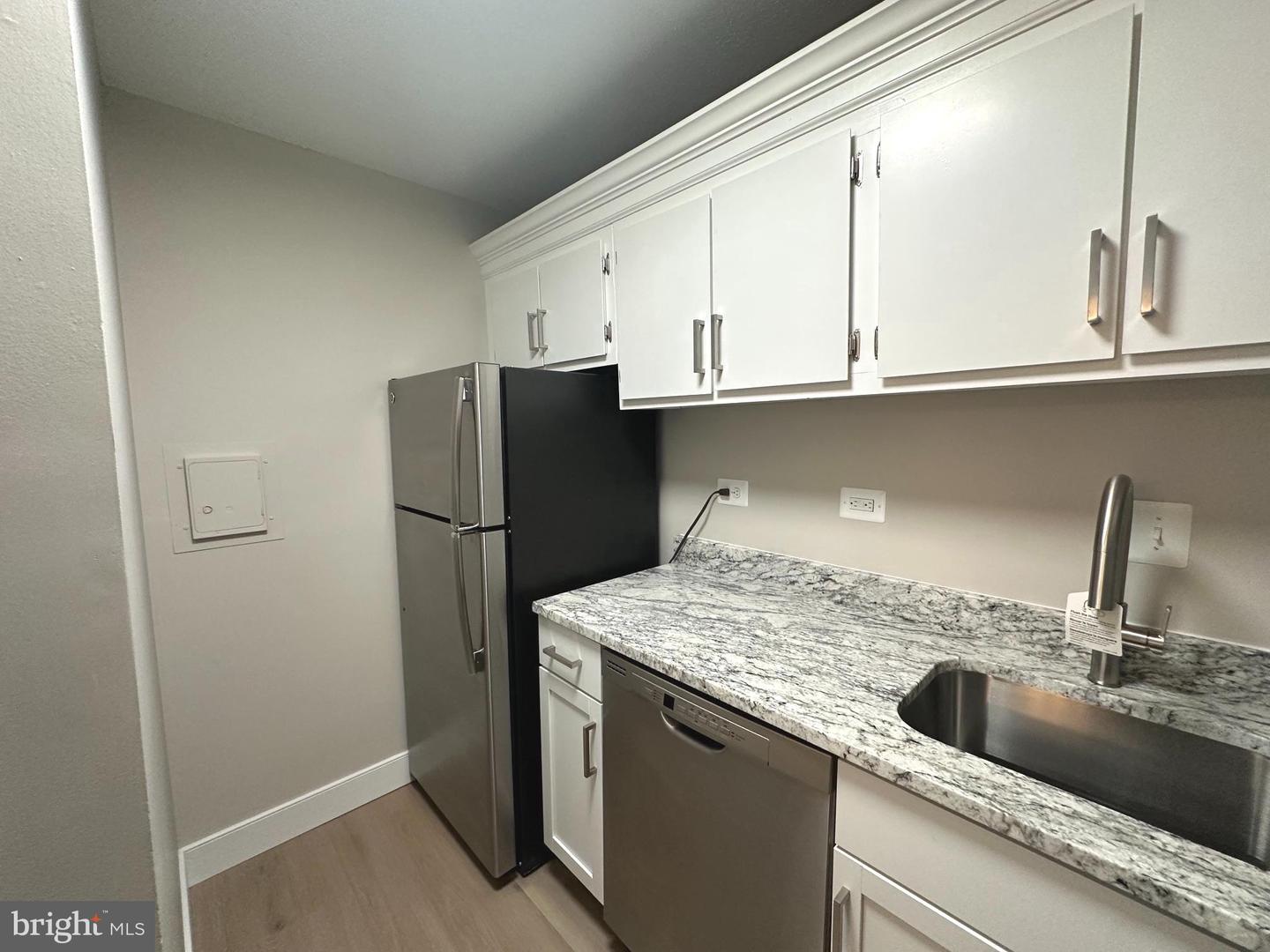 2030 N Adams St #405 Property Photo 11