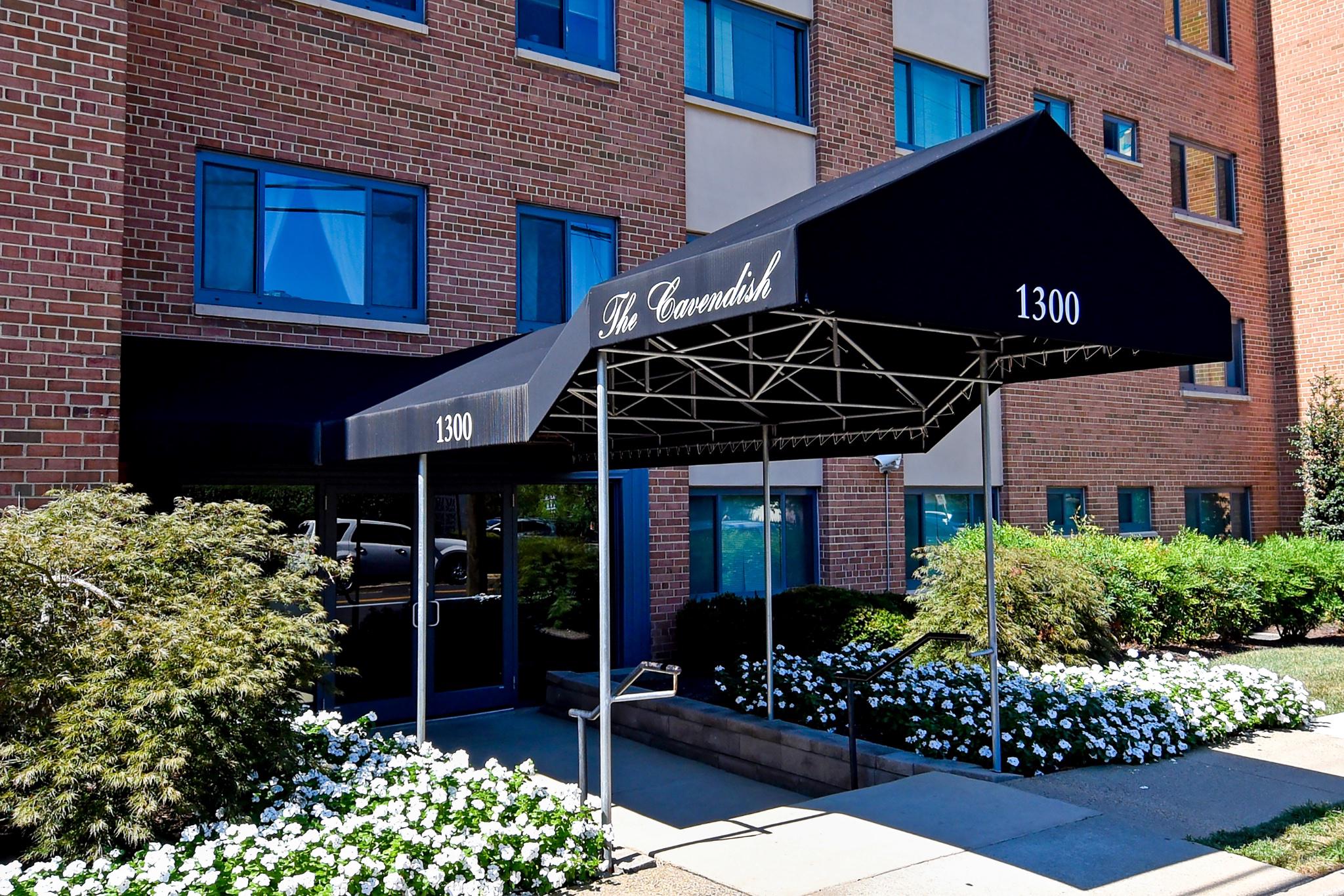1300 S ARLINGTON RIDGE RD #204