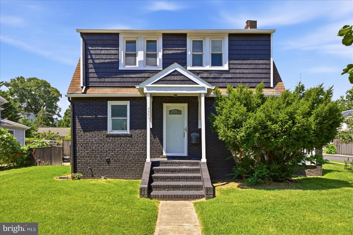 2500 S Eads St Property Photo 1