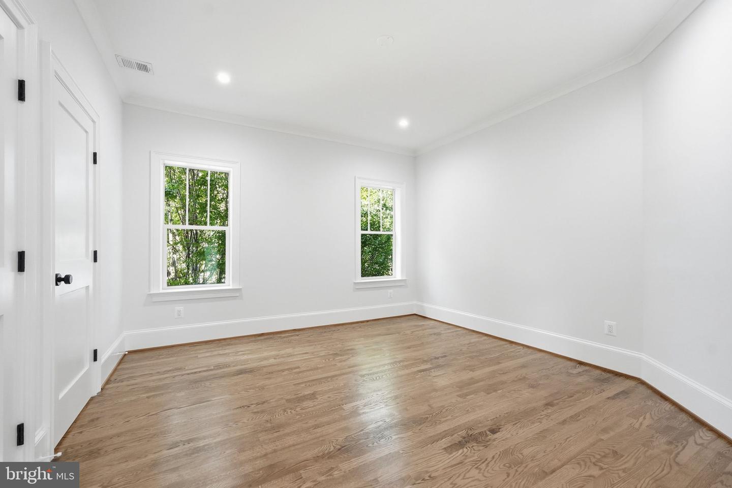 423 N Edgewood St Property Photo 58