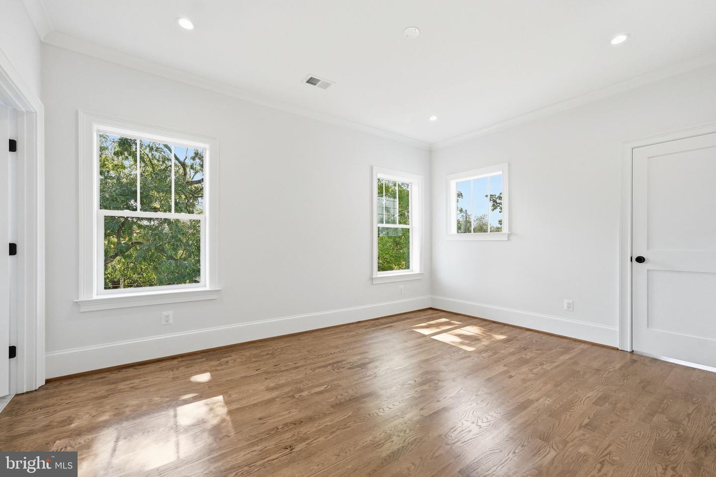 423 N Edgewood St Property Photo 65
