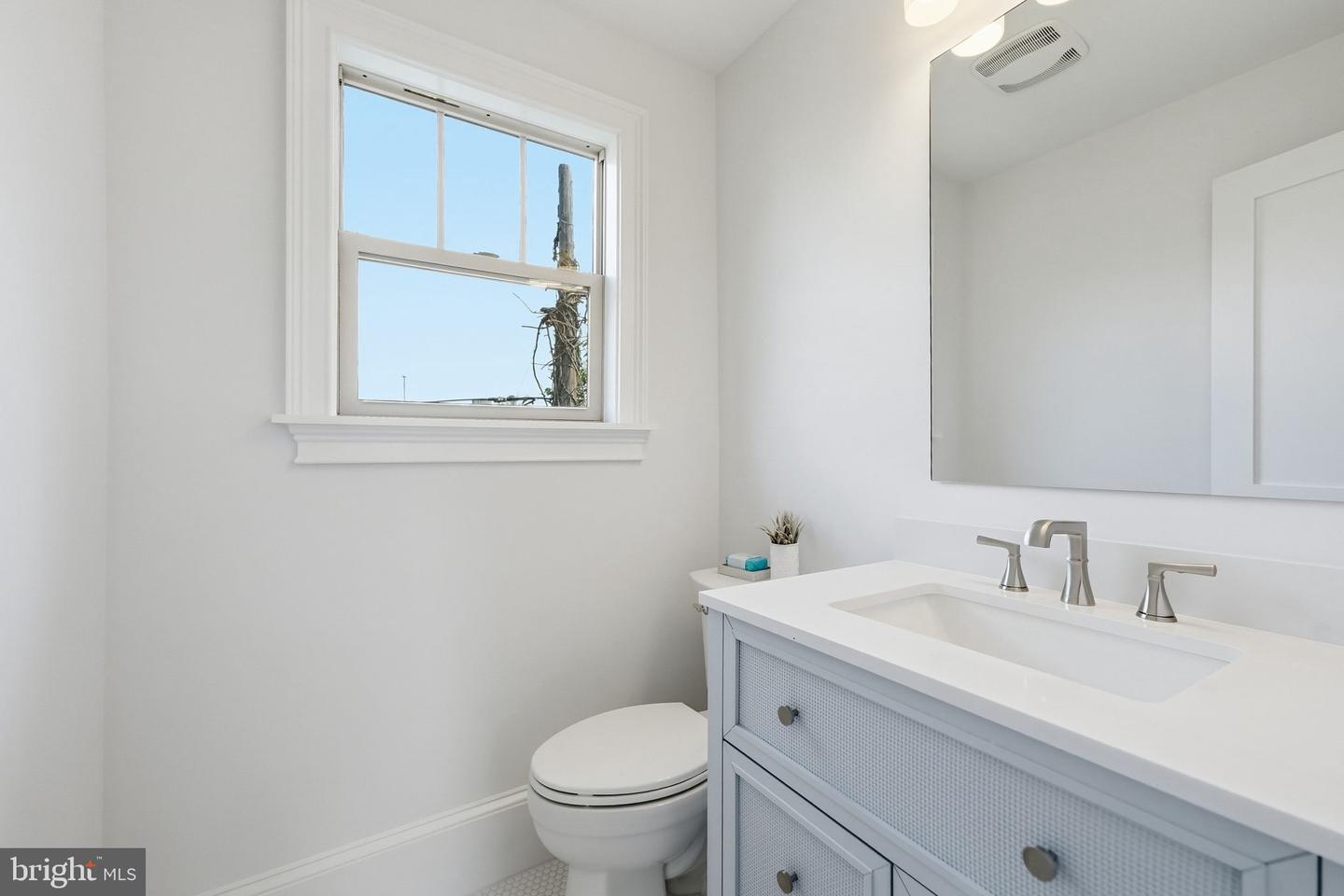 423 N Edgewood St Property Photo 95