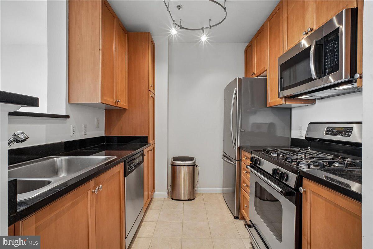 851 Glebe N #2015 Property Photo 7