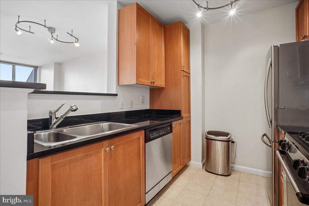 851 Glebe N #2015 Property Photo 8