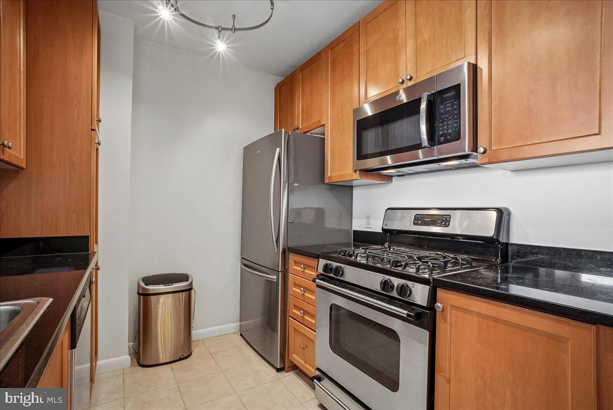 851 Glebe N #2015 Property Photo 9