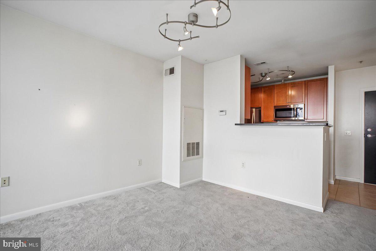 851 Glebe N #2015 Property Photo 11