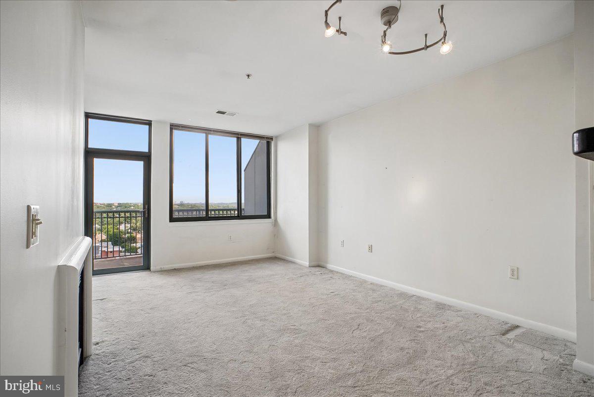 851 Glebe N #2015 Property Photo 14