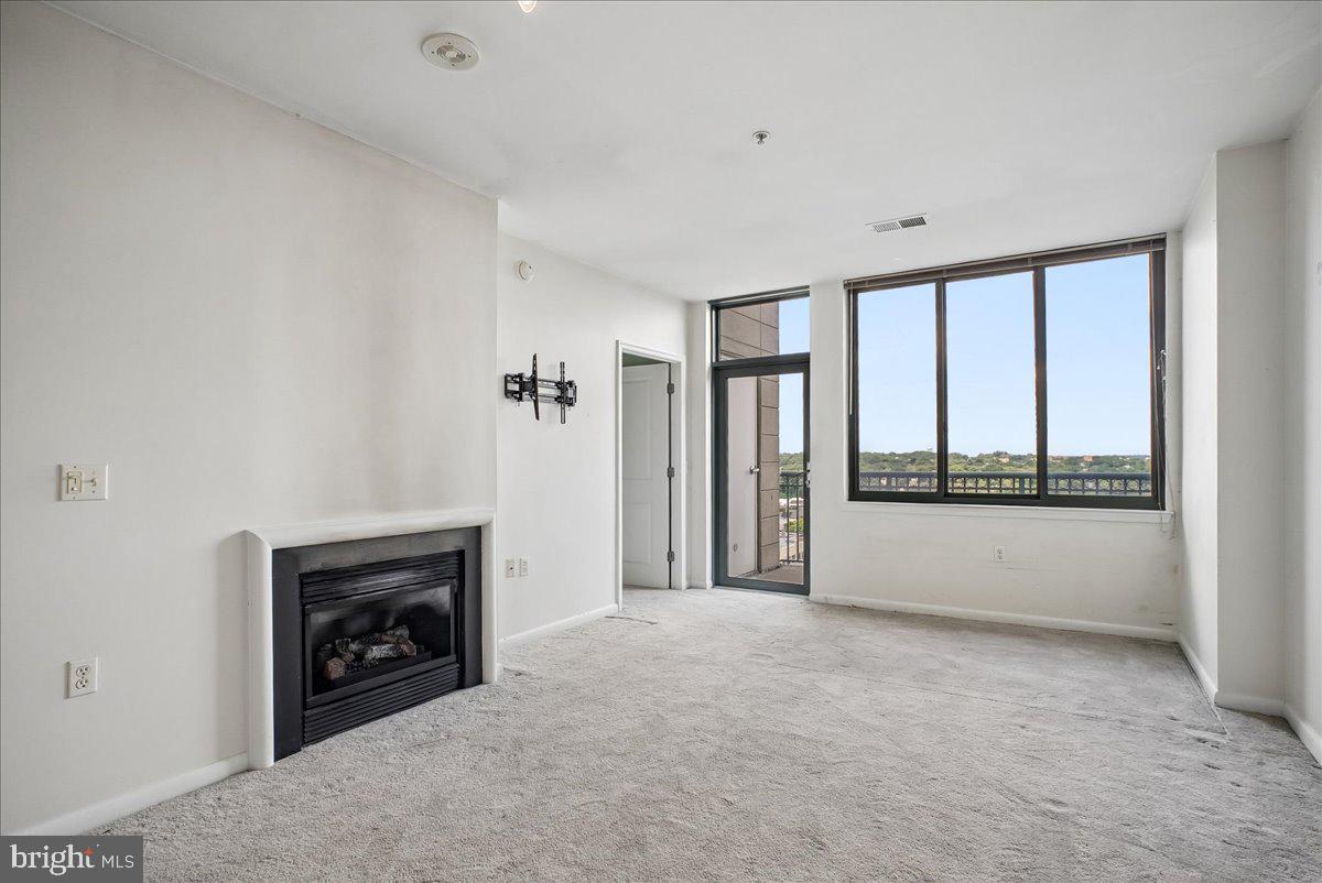 851 Glebe N #2015 Property Photo 15