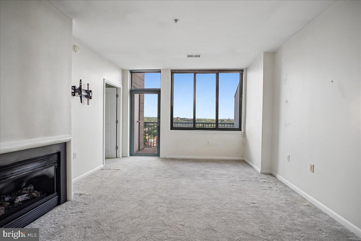 851 Glebe N #2015 Property Photo 16