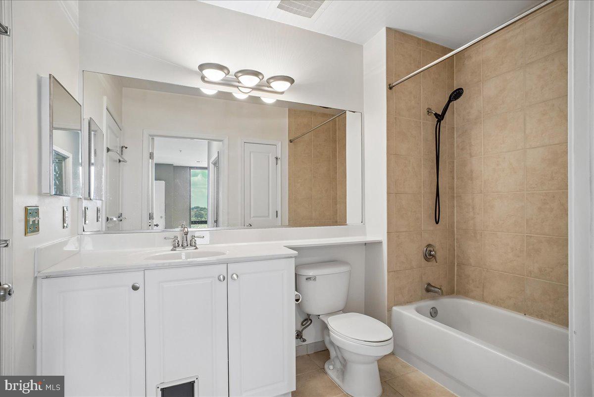 851 Glebe N #2015 Property Photo 27