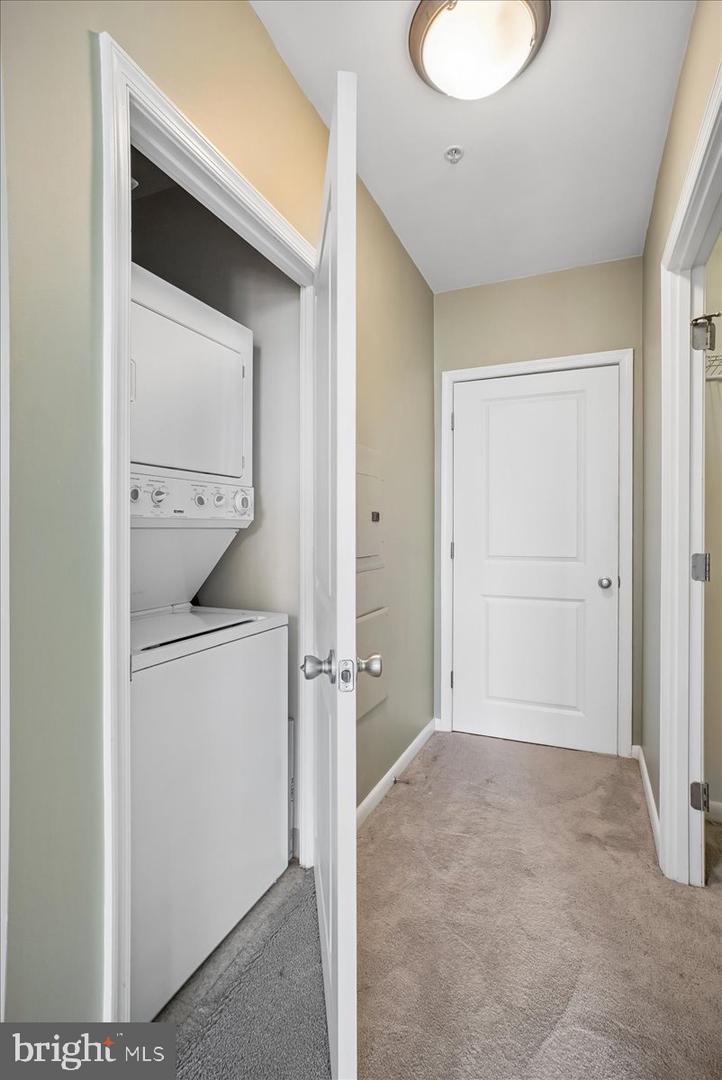 851 Glebe N #2015 Property Photo 29