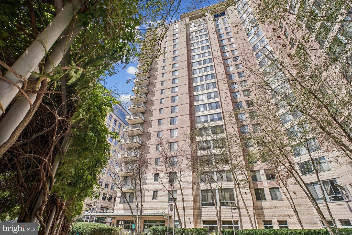 851 Glebe N #2015 Property Photo 33