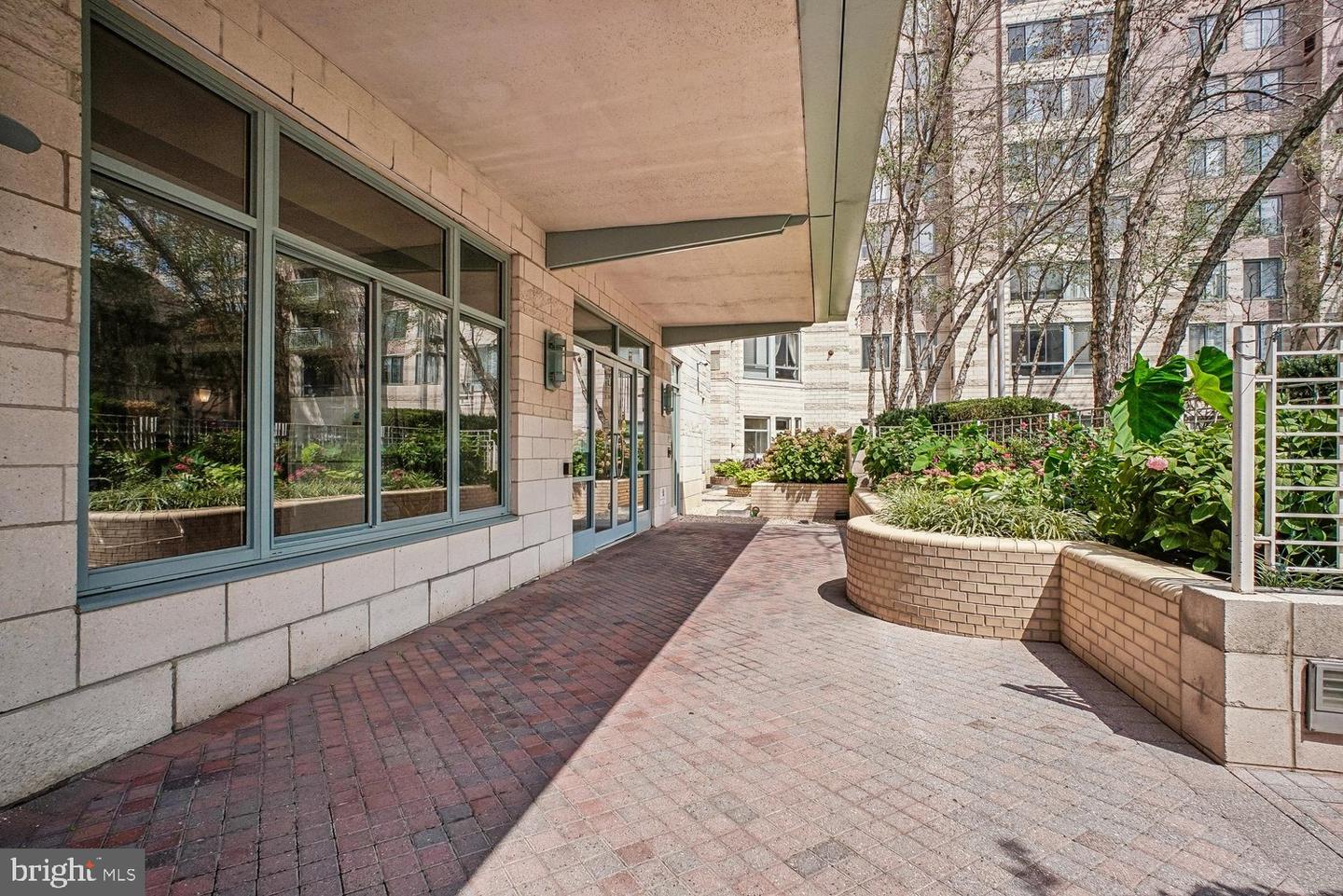 851 Glebe N #2015 Property Photo 34