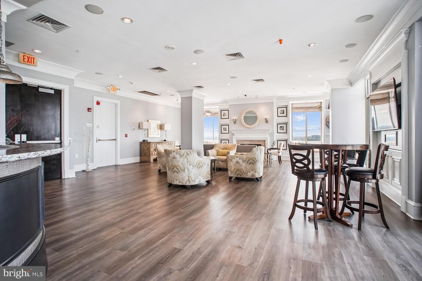 851 Glebe N #2015 Property Photo 36