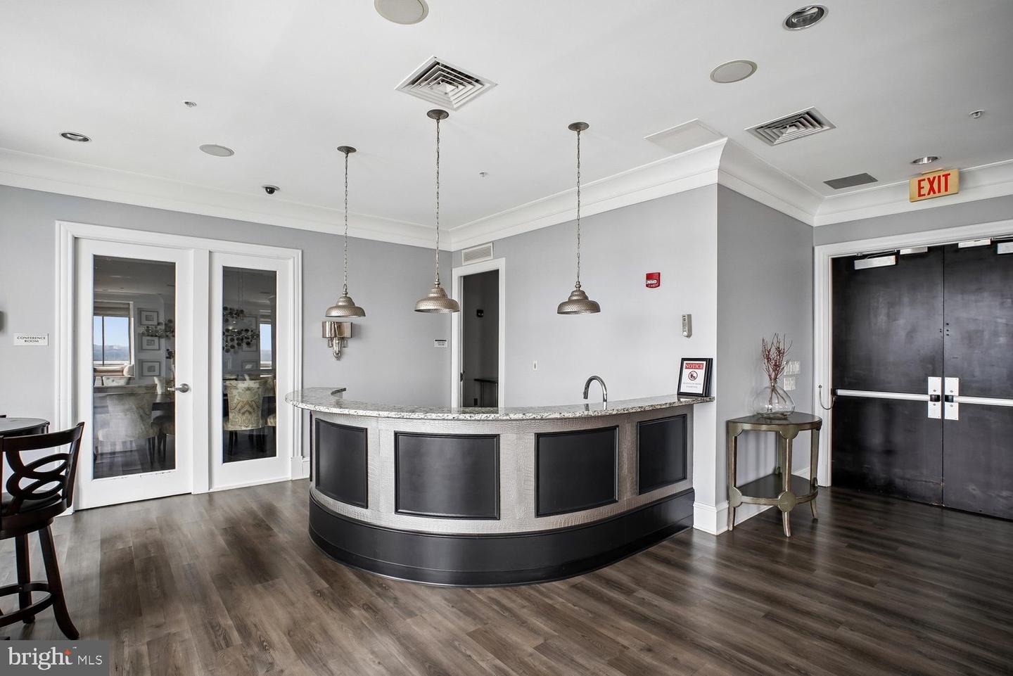851 Glebe N #2015 Property Photo 37
