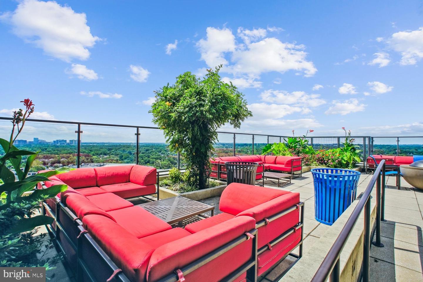 851 Glebe N #2015 Property Photo 39