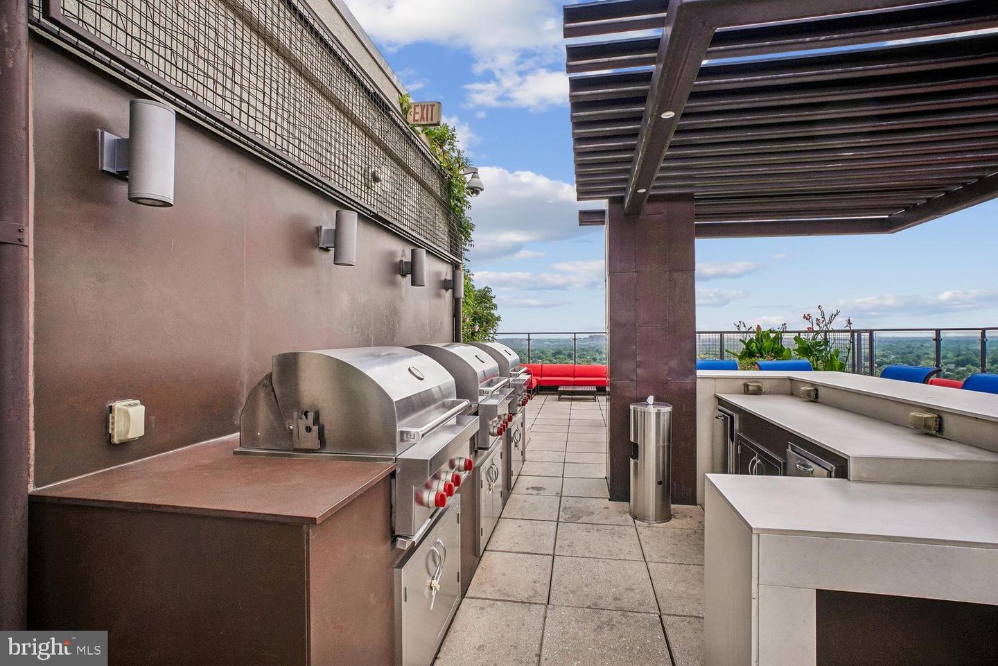 851 Glebe N #2015 Property Photo 43