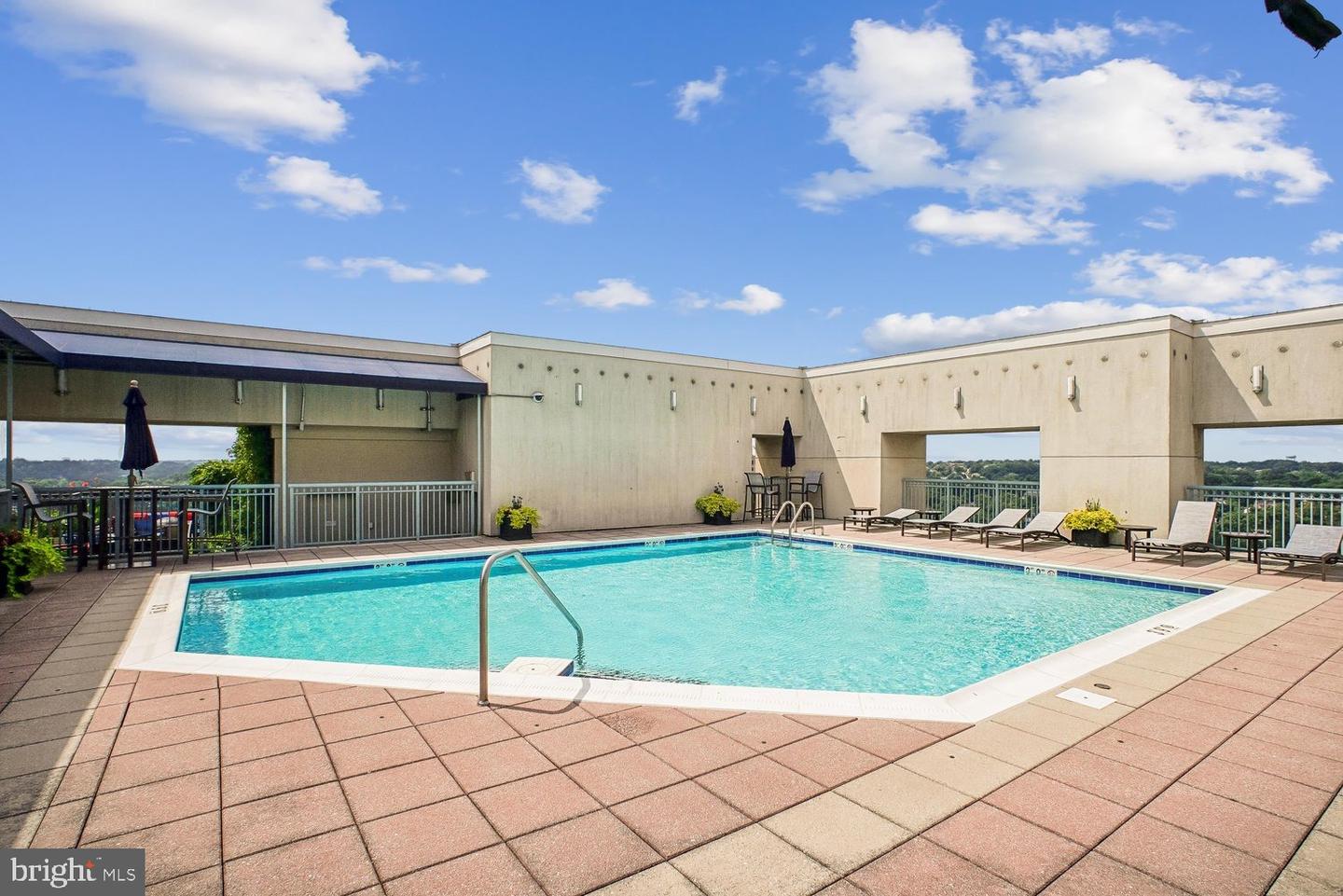 851 Glebe N #2015 Property Photo 45