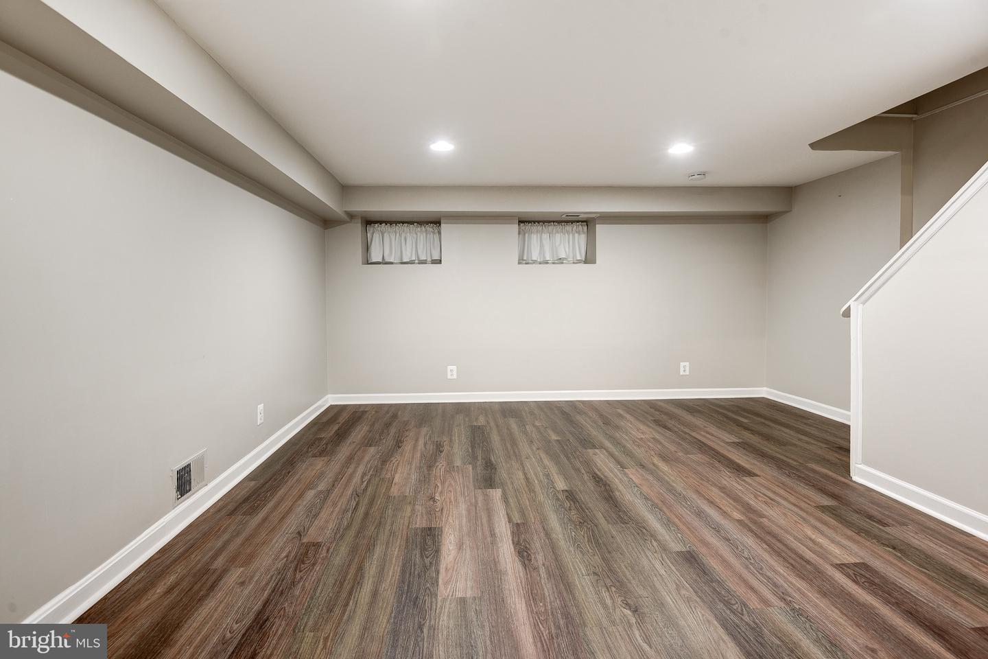 2906 S Buchanan St Property Photo 25