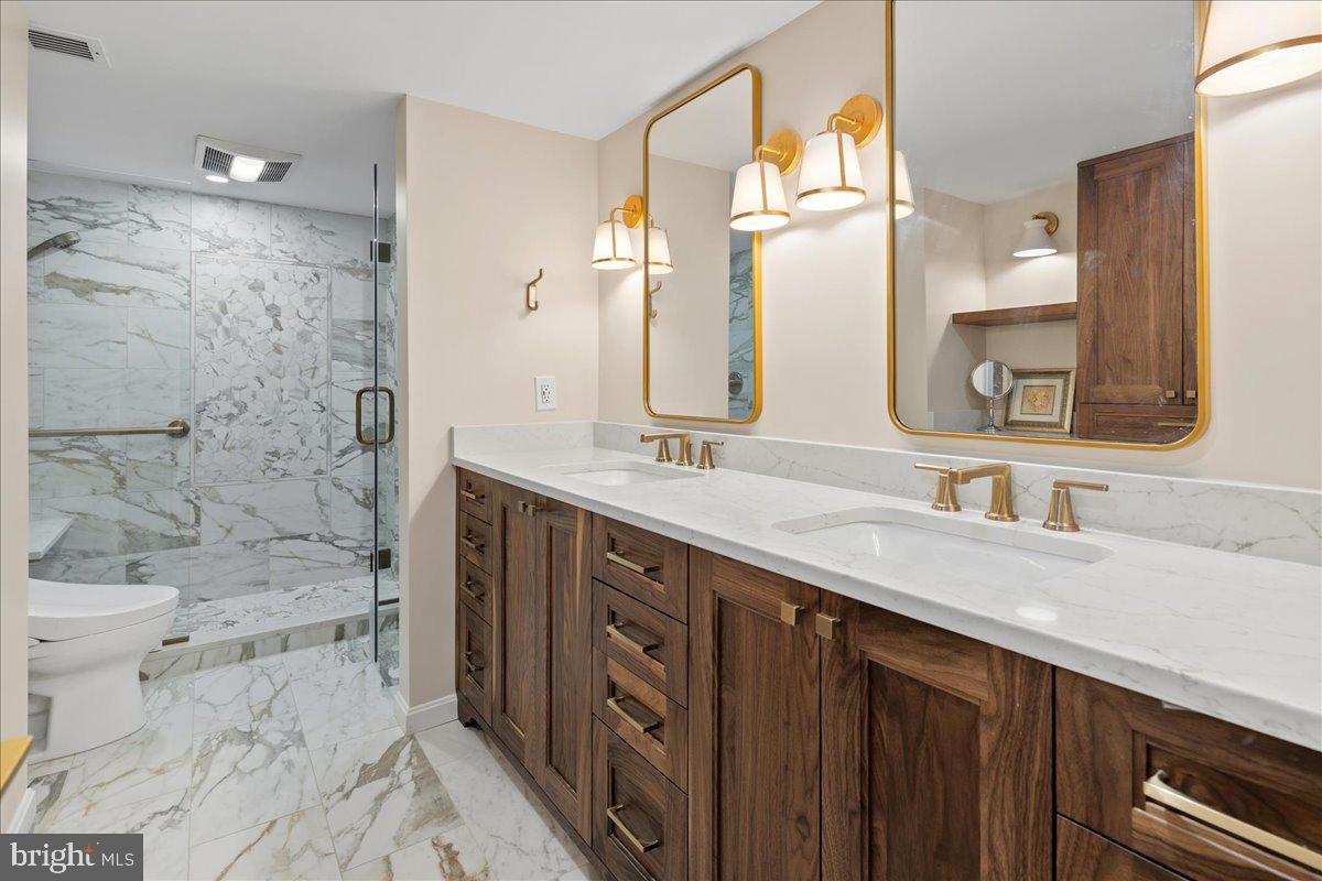 1101 S Arlington Ridge Rd #402 Property Photo 5