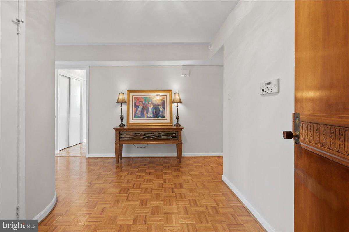 1101 S Arlington Ridge Rd #402 Property Photo 6