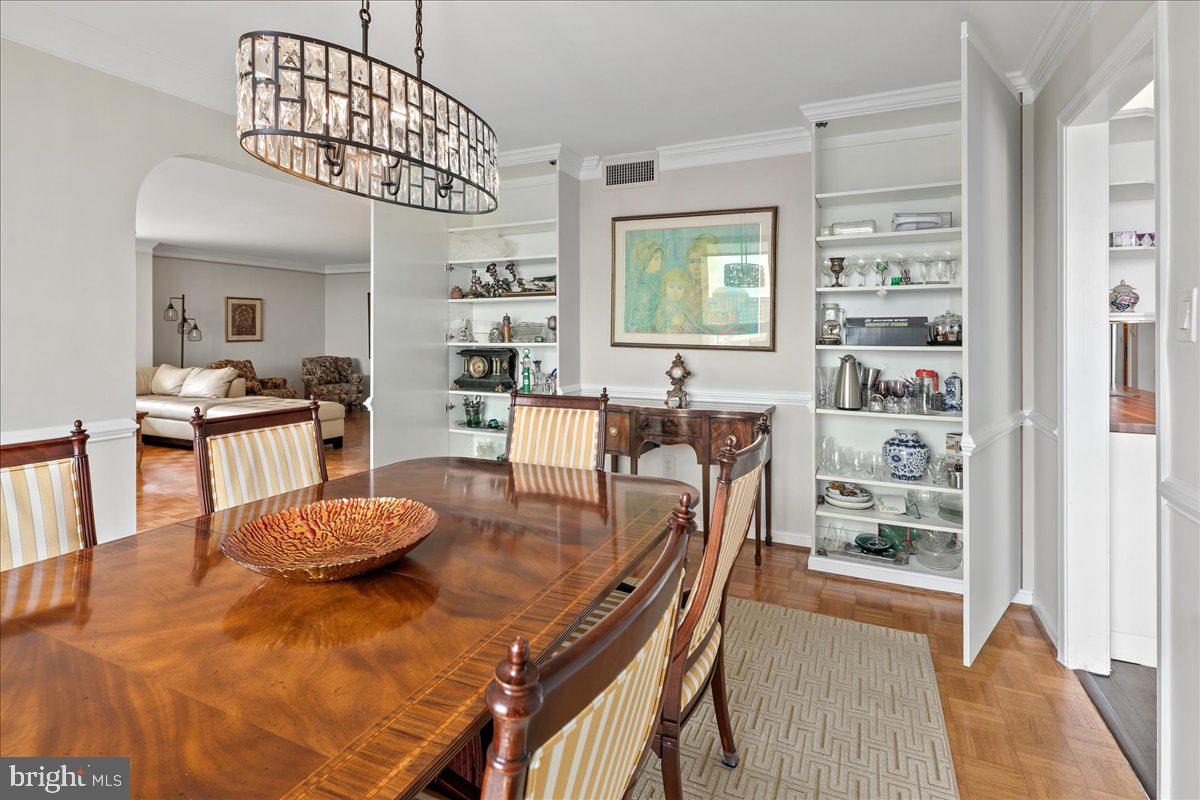 1101 S Arlington Ridge Rd #402 Property Photo 22