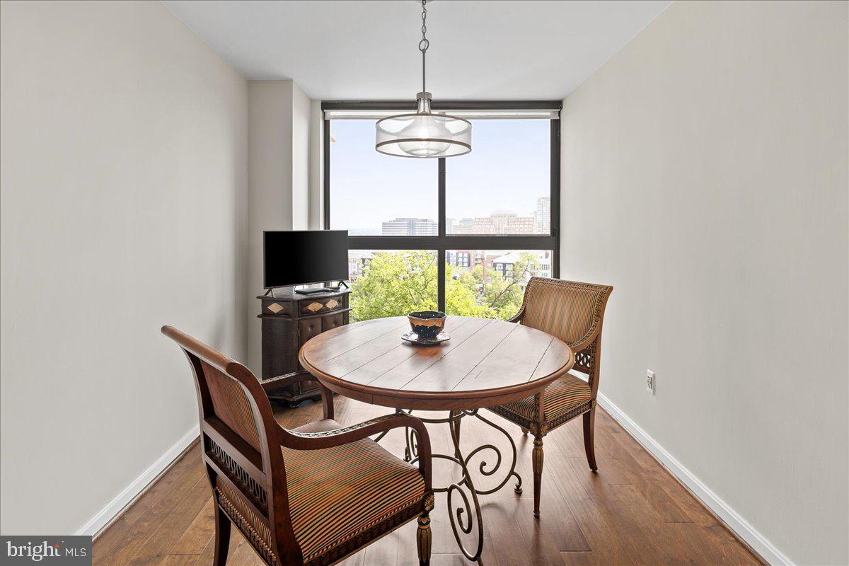 1101 S Arlington Ridge Rd #402 Property Photo 23
