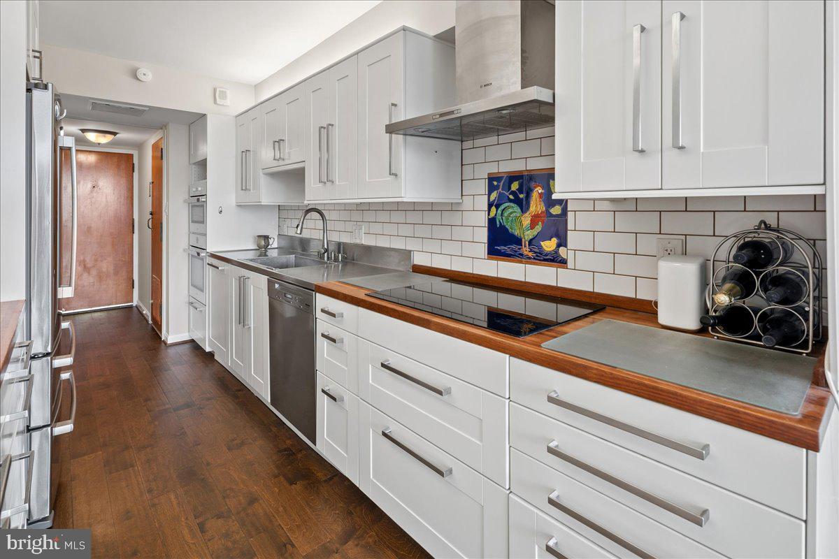 1101 S Arlington Ridge Rd #402 Property Photo 26