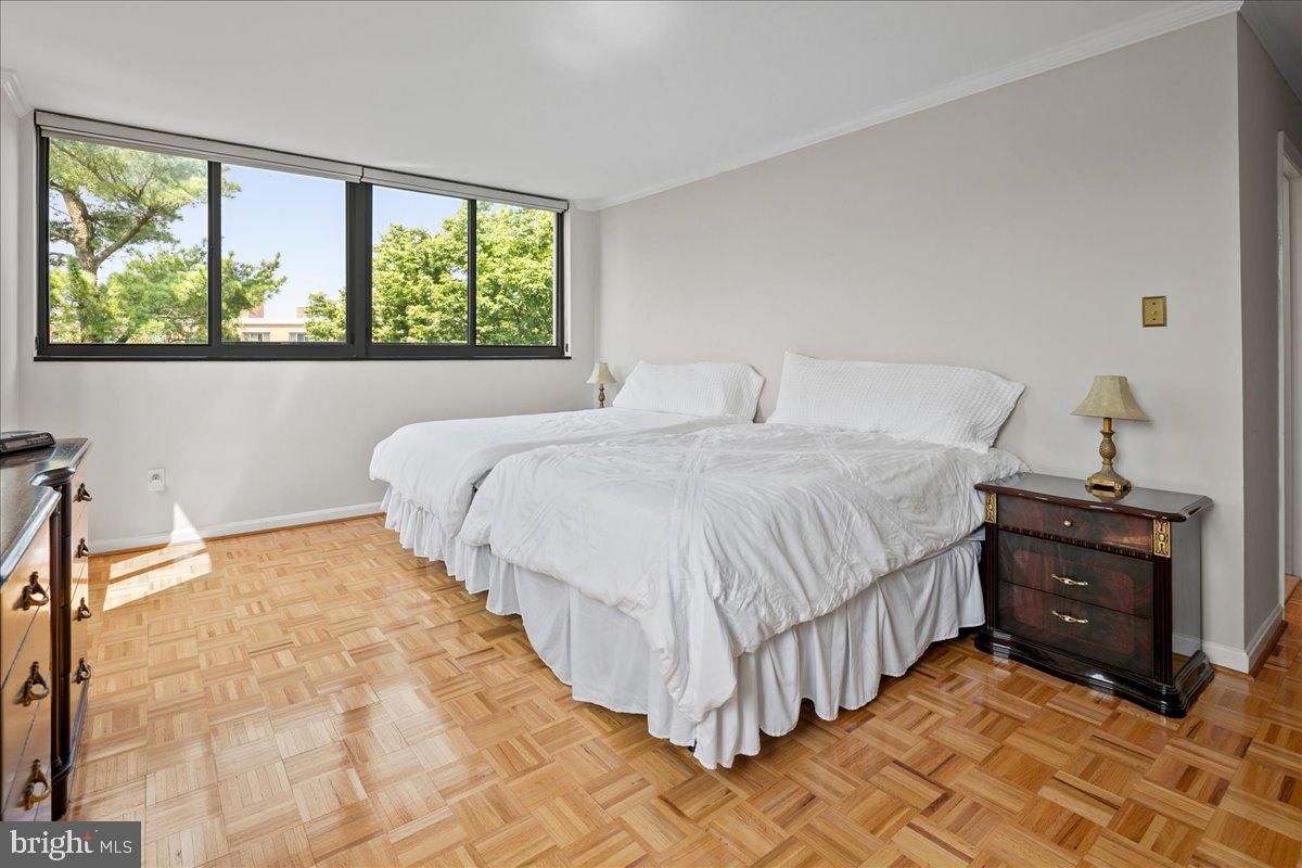 1101 S Arlington Ridge Rd #402 Property Photo 28