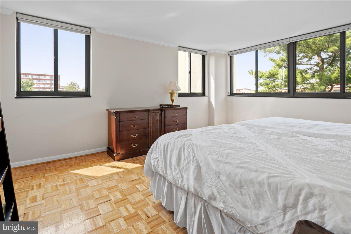 1101 S Arlington Ridge Rd #402 Property Photo 30