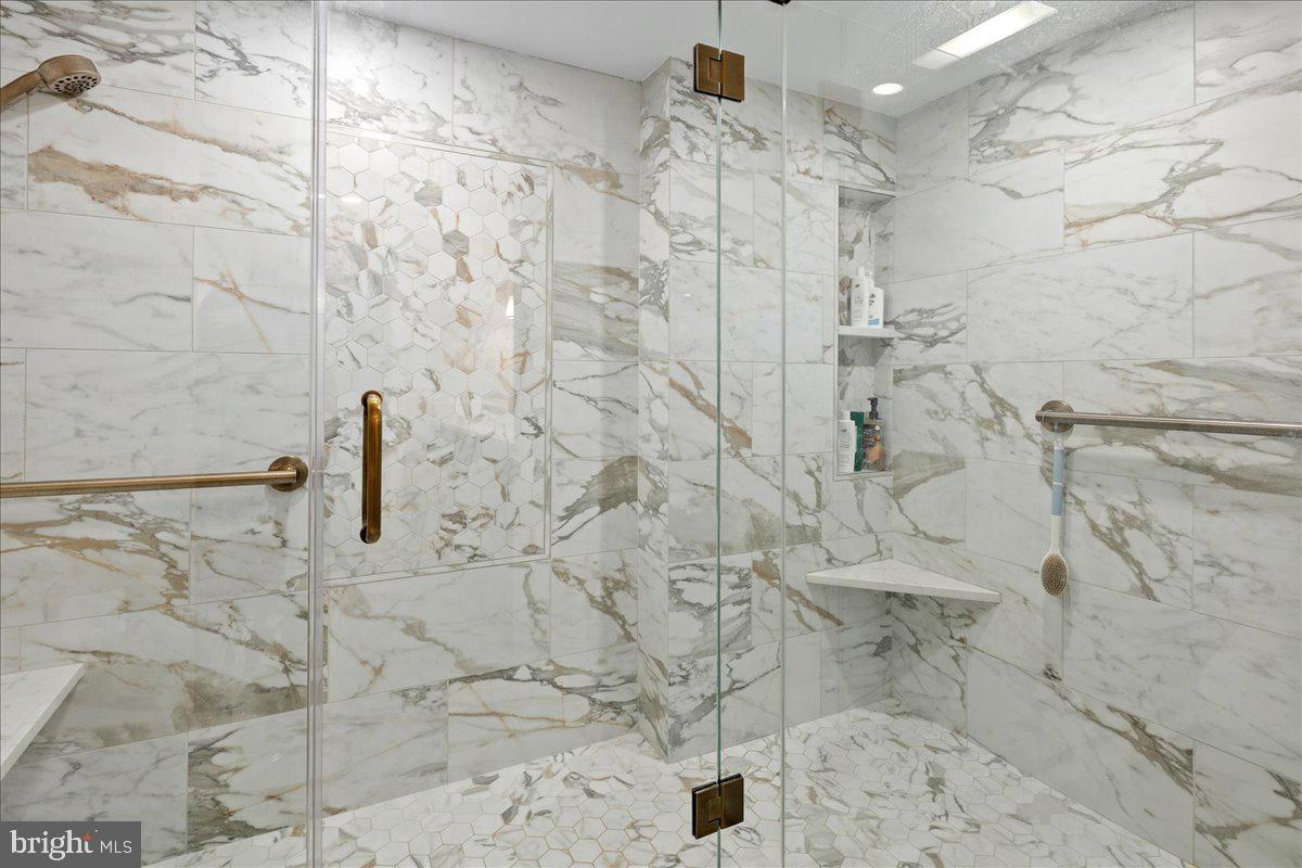 1101 S Arlington Ridge Rd #402 Property Photo 33