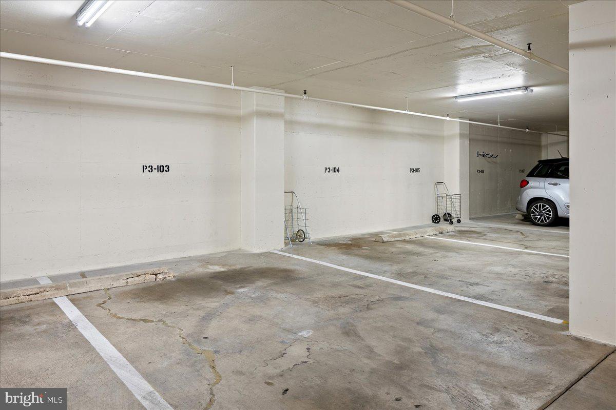 1101 S Arlington Ridge Rd #402 Property Photo 48
