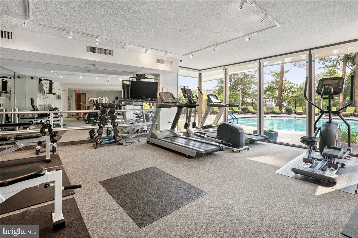 1101 S Arlington Ridge Rd #402 Property Photo 49
