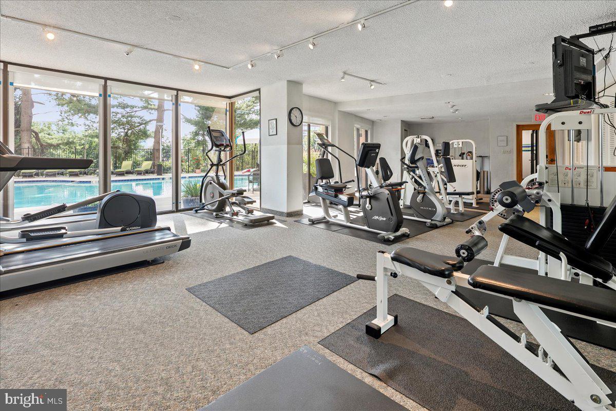 1101 S Arlington Ridge Rd #402 Property Photo 50