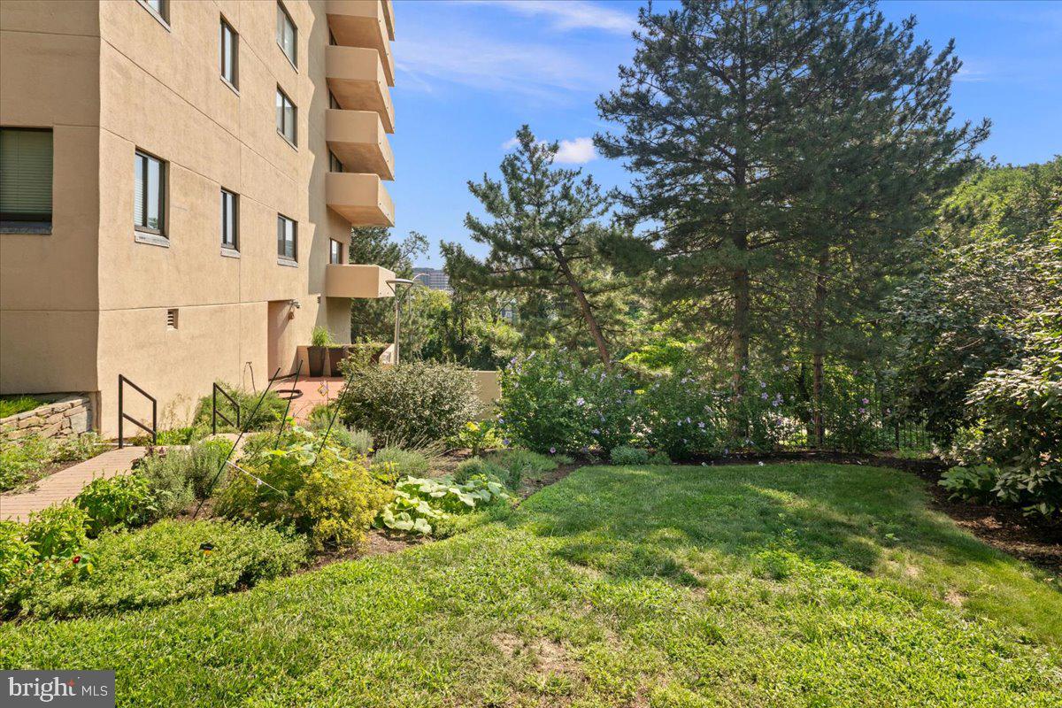 1101 S Arlington Ridge Rd #402 Property Photo 54