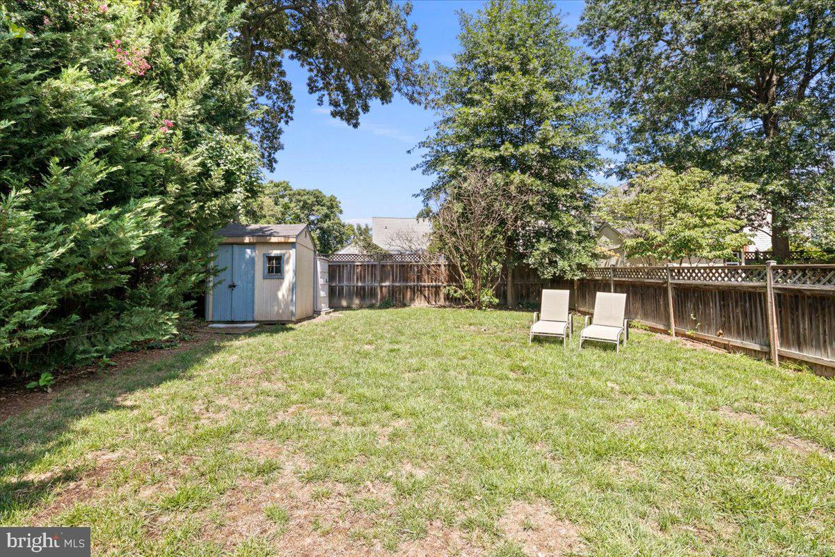 5727 6th St N Property Photo 3