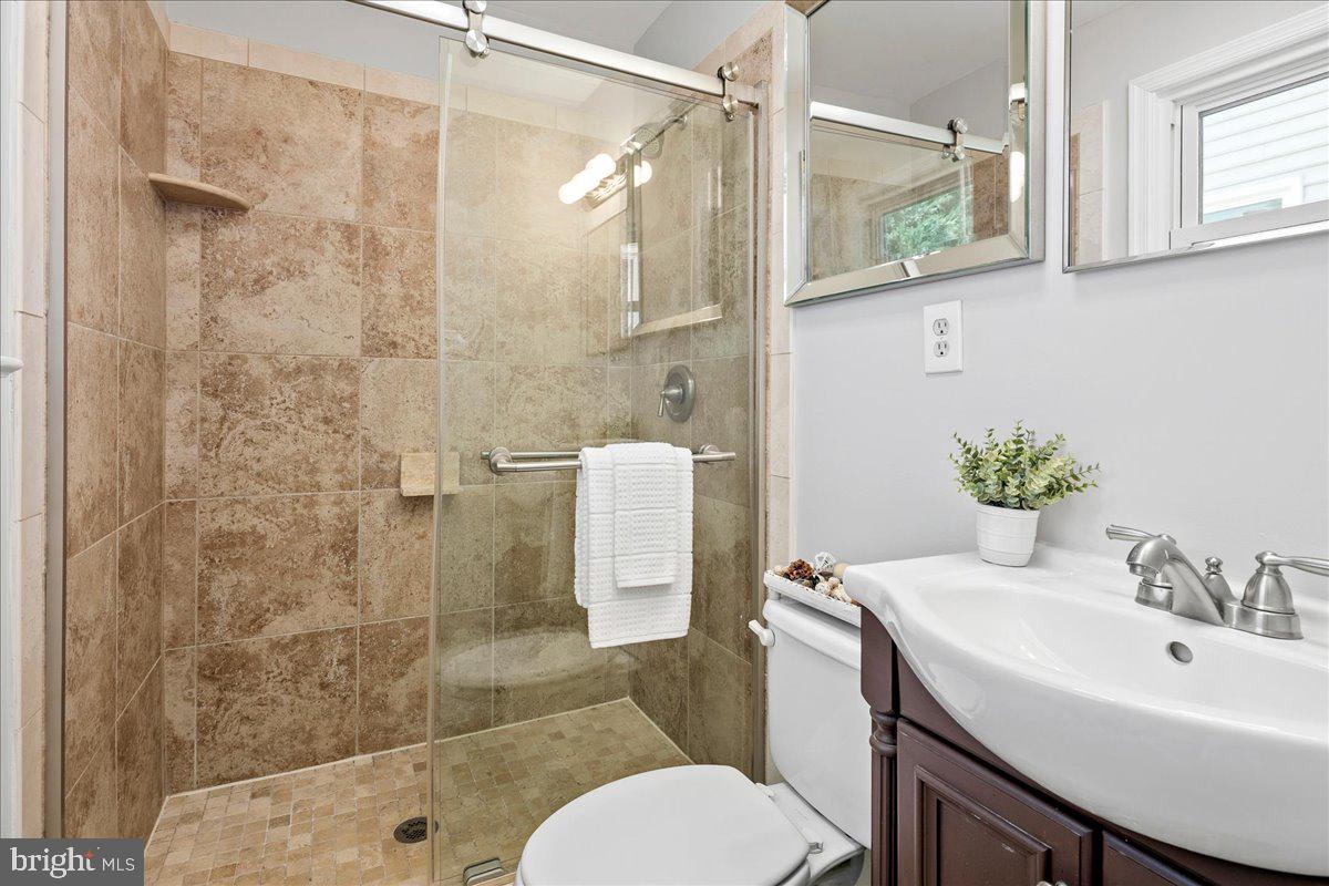 5727 6th St N Property Photo 15