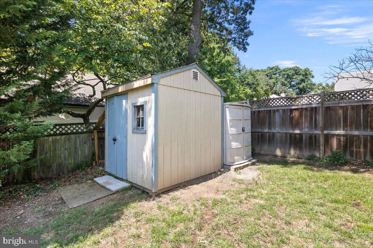 5727 6th St N Property Photo 32