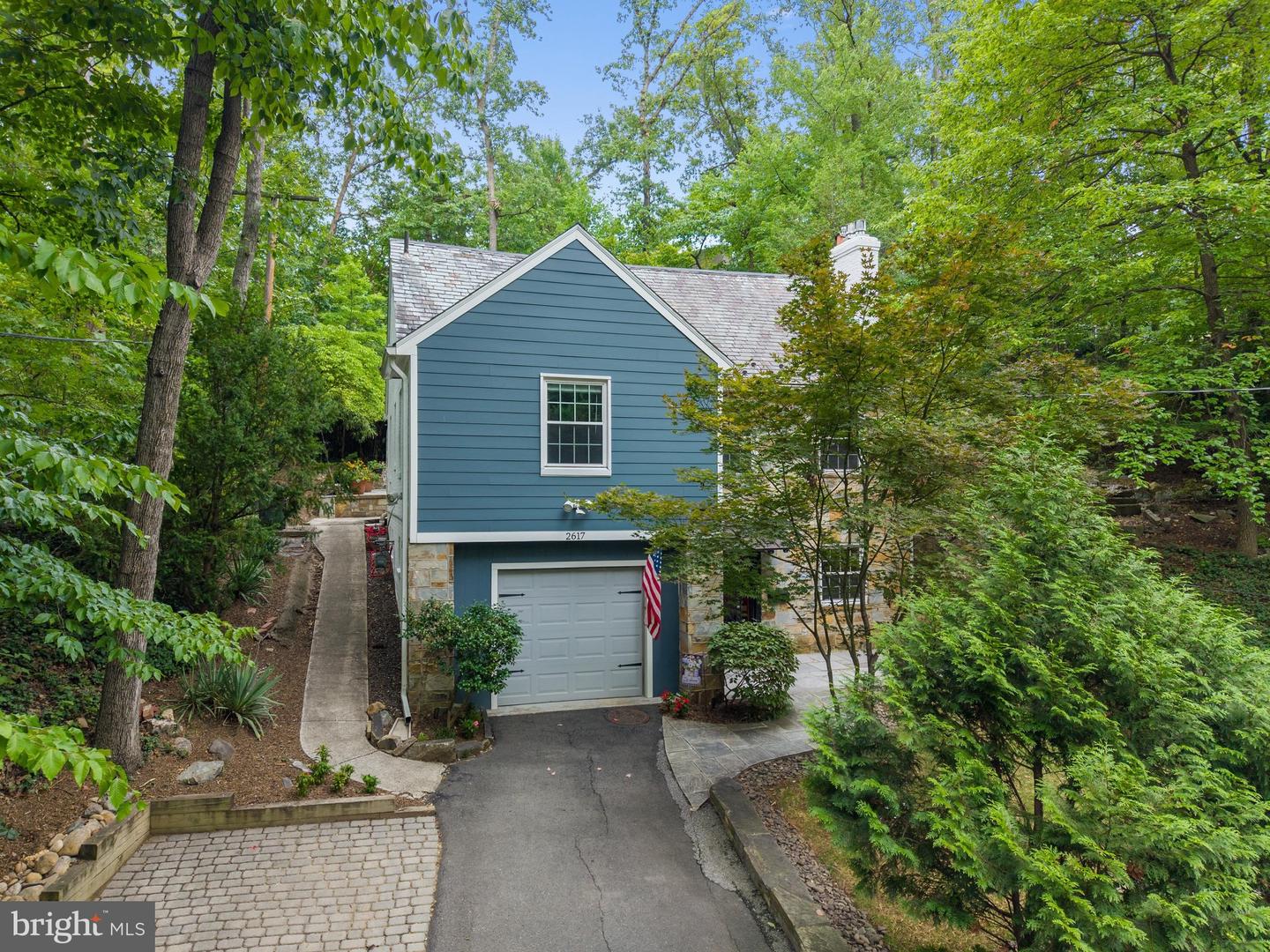 2617 S Arlington Ridge Rd Property Photo 1