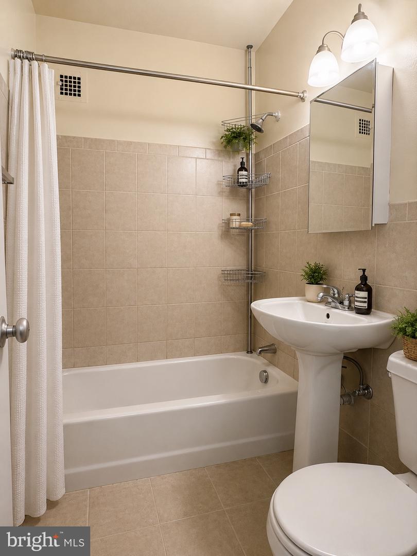 1121 Arlington Blvd #139 Property Photo 5