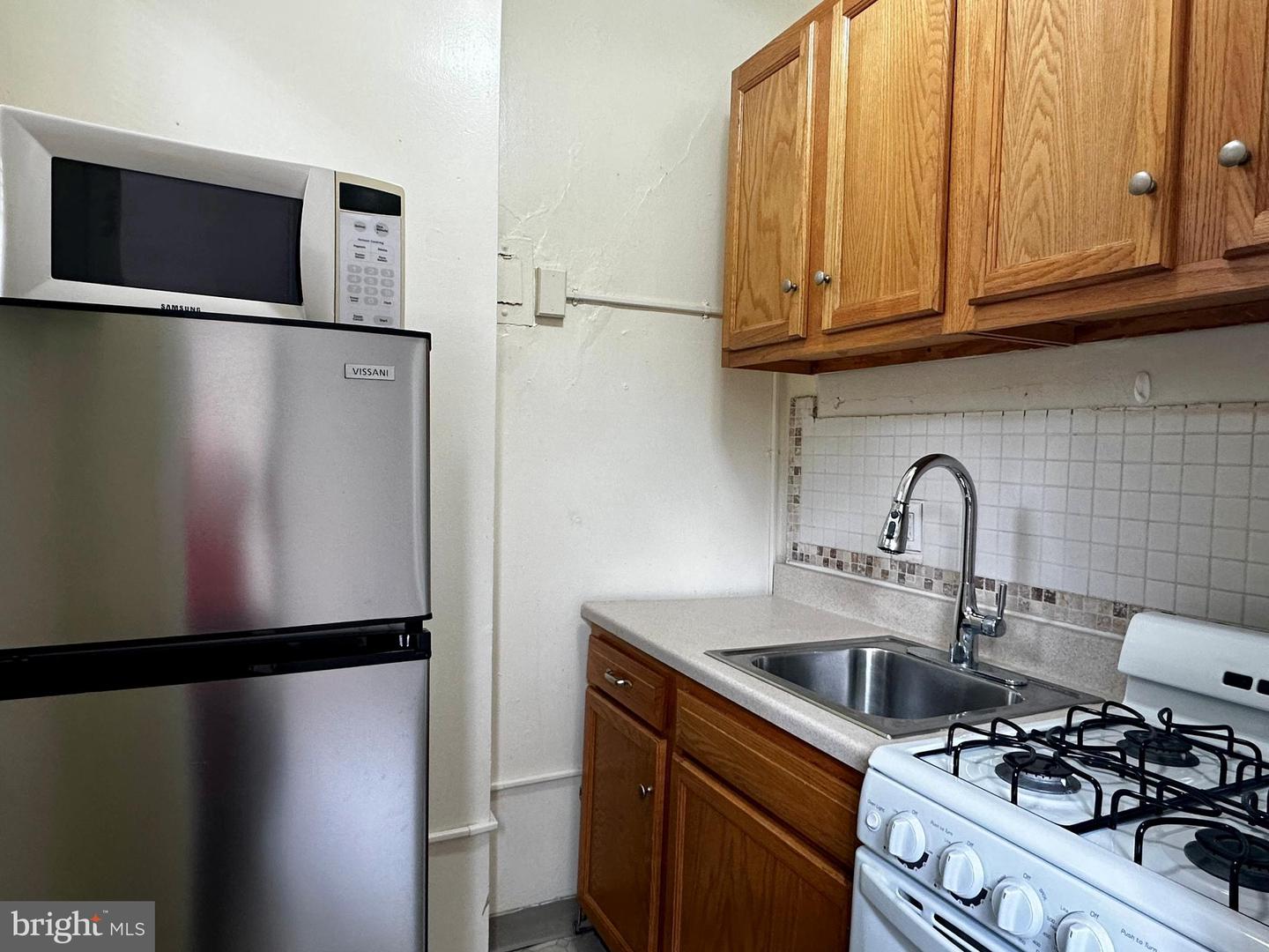 1121 Arlington Blvd #139 Property Photo 9
