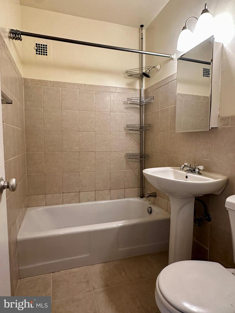 1121 Arlington Blvd #139 Property Photo 10