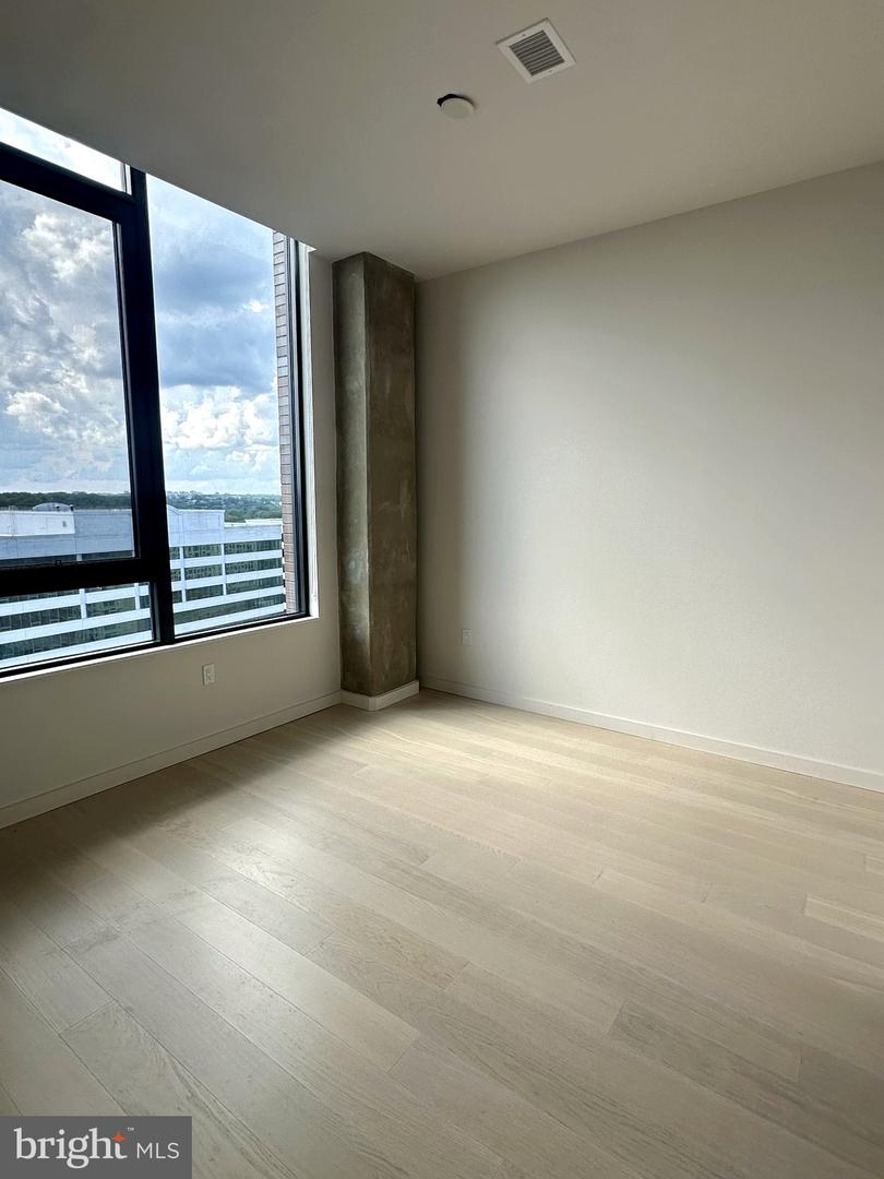 3030 Potomac Ave #ph5 Property Photo 10