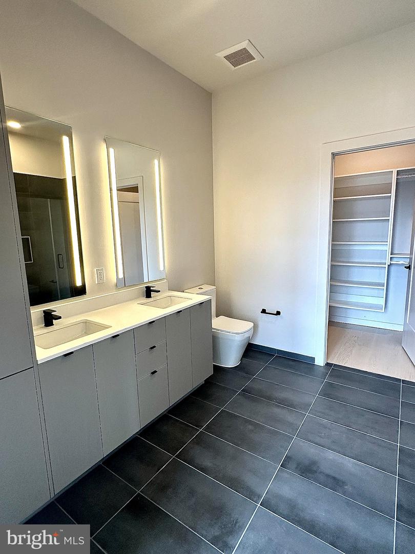 3030 Potomac Ave #ph5 Property Photo 11