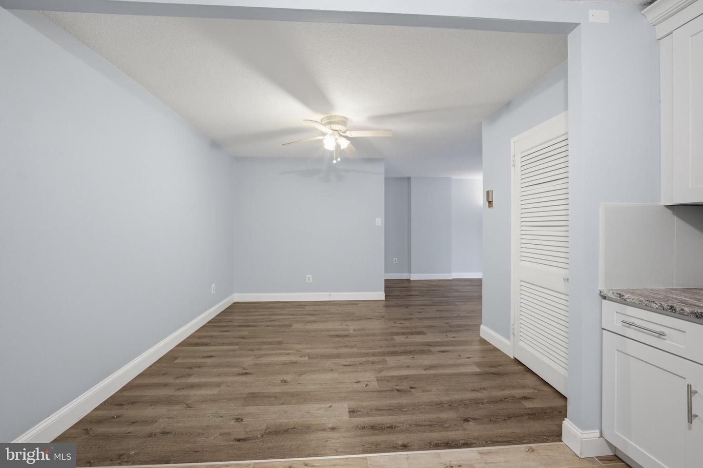 1300 Army Navy Dr #102 Property Photo 10