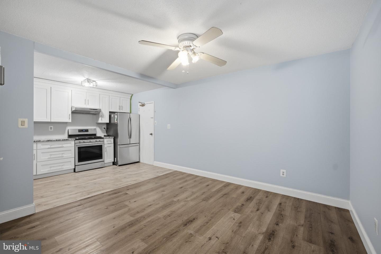 1300 Army Navy Dr #102 Property Photo 11